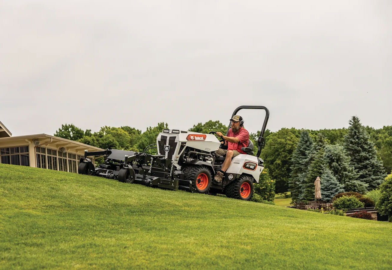 Bobcat AT450 Articulating Tractor